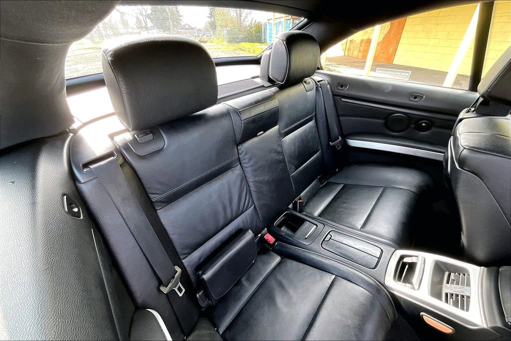 Used 2013 BMW 335i Convertible image 21