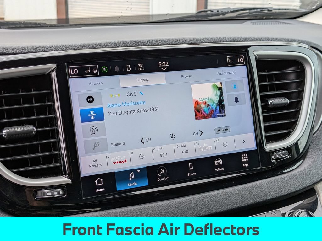Used 2023 Chrysler Pacifica Touring-L FWD image 22