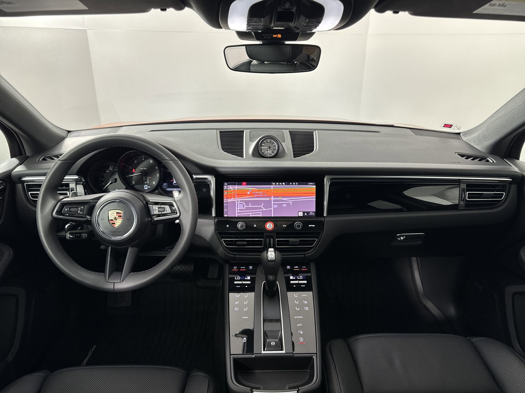 Used 2025 Porsche Macan image 17
