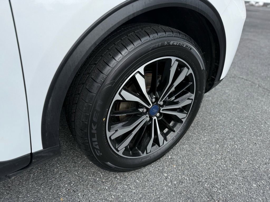 Used 2022 Ford Escape SEL w/ SEL Stealth AWD Package image 9