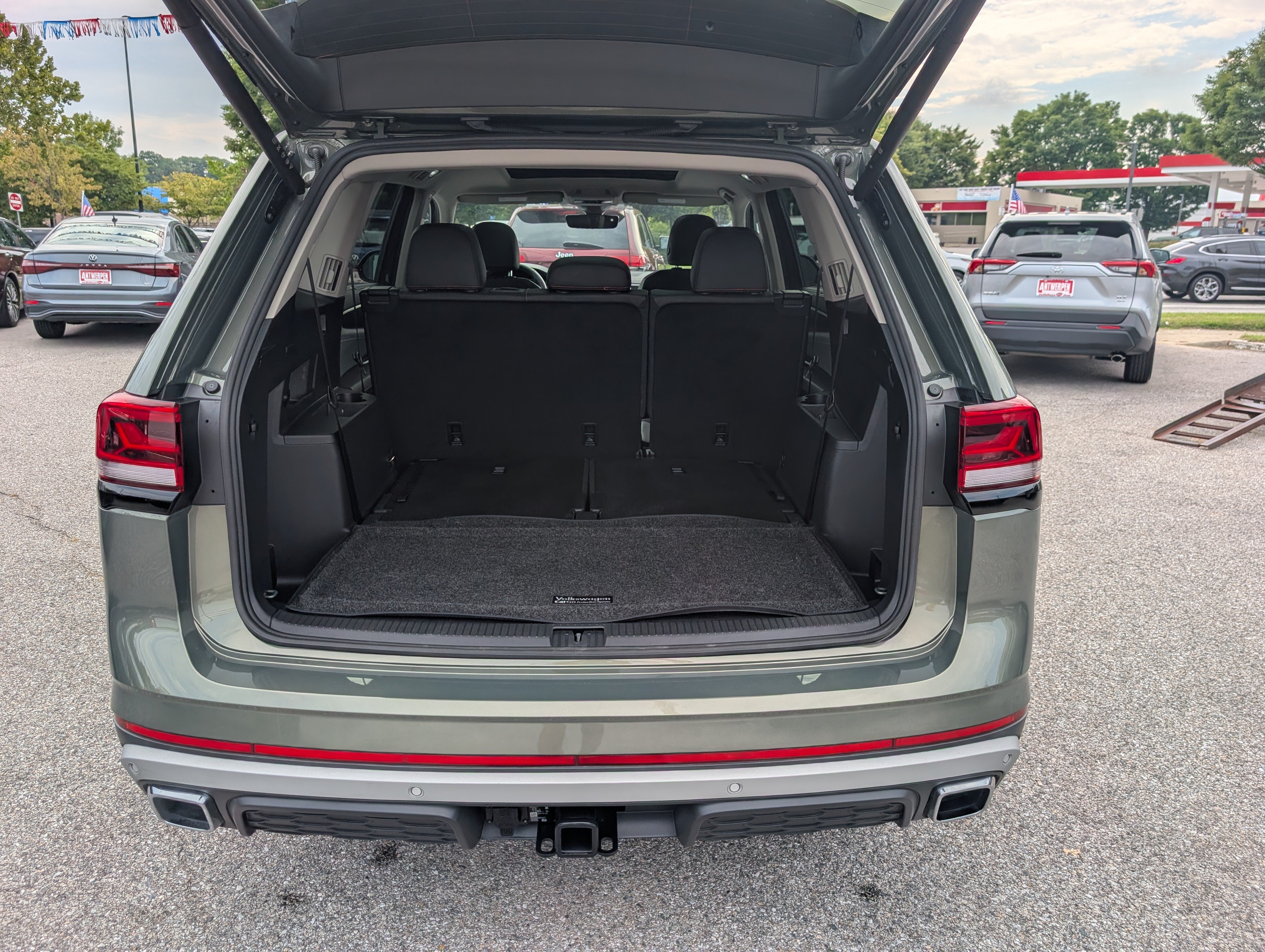 Used 2026 Volkswagen Atlas Peak Edition AWD/4WD image 15