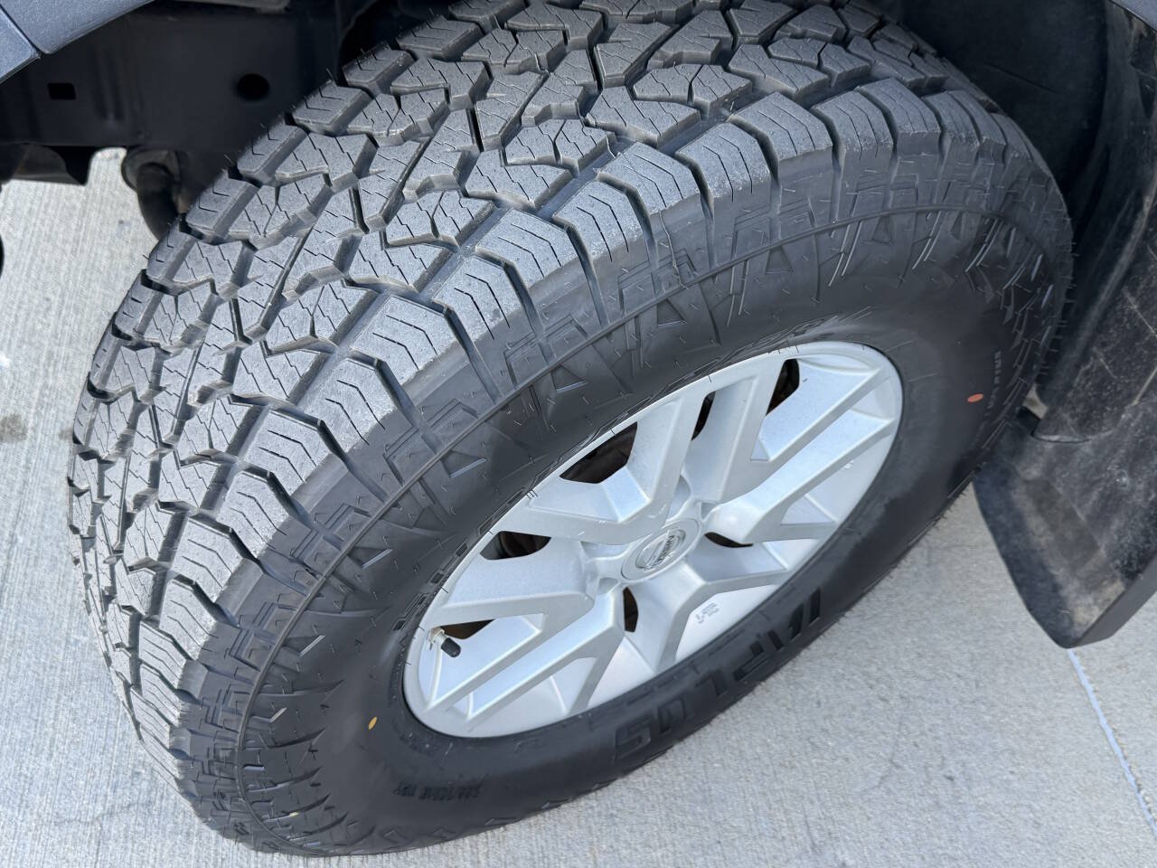 Used 2019 Nissan Frontier SV AWD/4WD image 14