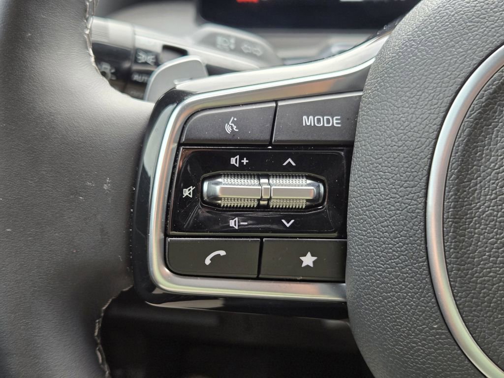 Certified 2025 Kia Sorento SX Prestige image 28