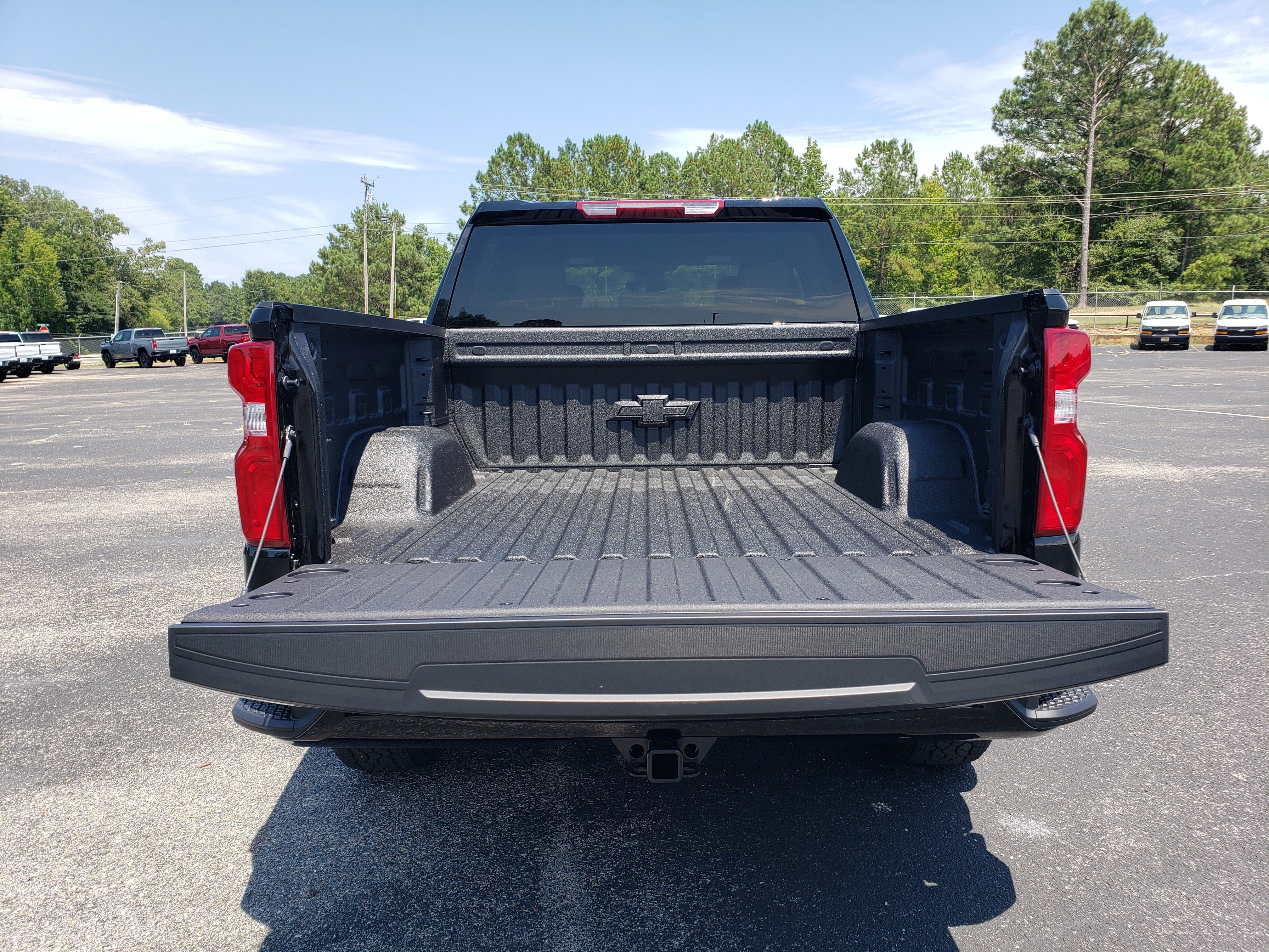 New 2026 Chevrolet Silverado 1500 RST w/ RST Select Package AWD/4WD image 9