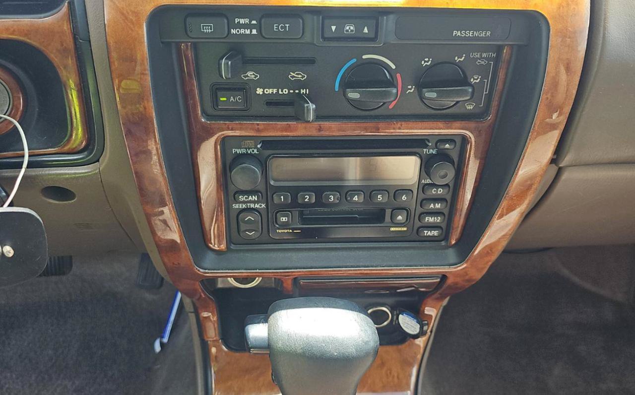 Used 2000 Toyota 4Runner SR5 w/ Upgrade Value Pkg 2 RWD image 14