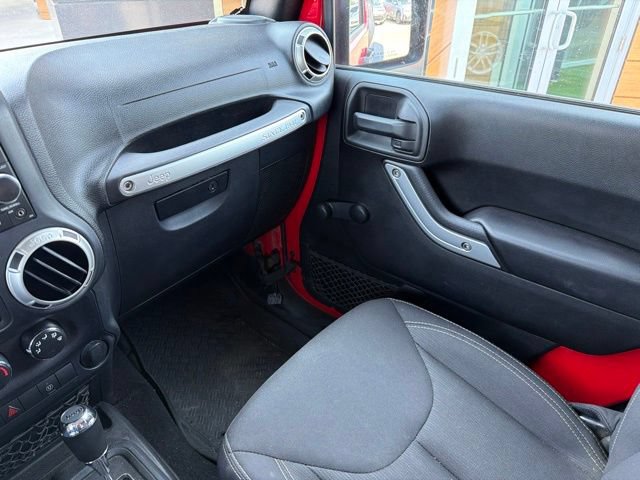 Used 2018 Jeep Wrangler Rubicon AWD/4WD image 36