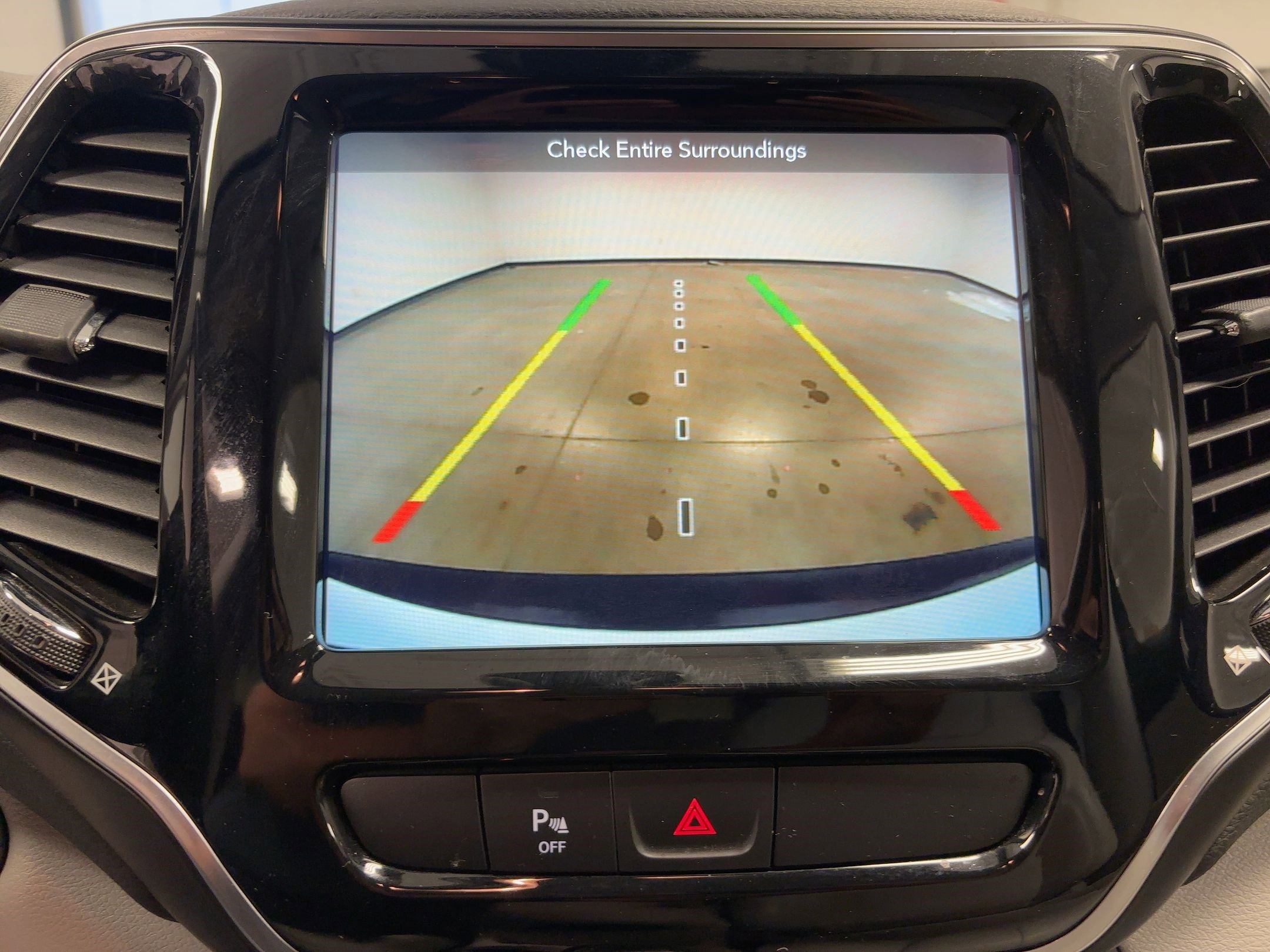 Used 2019 Jeep Cherokee Limited image 26