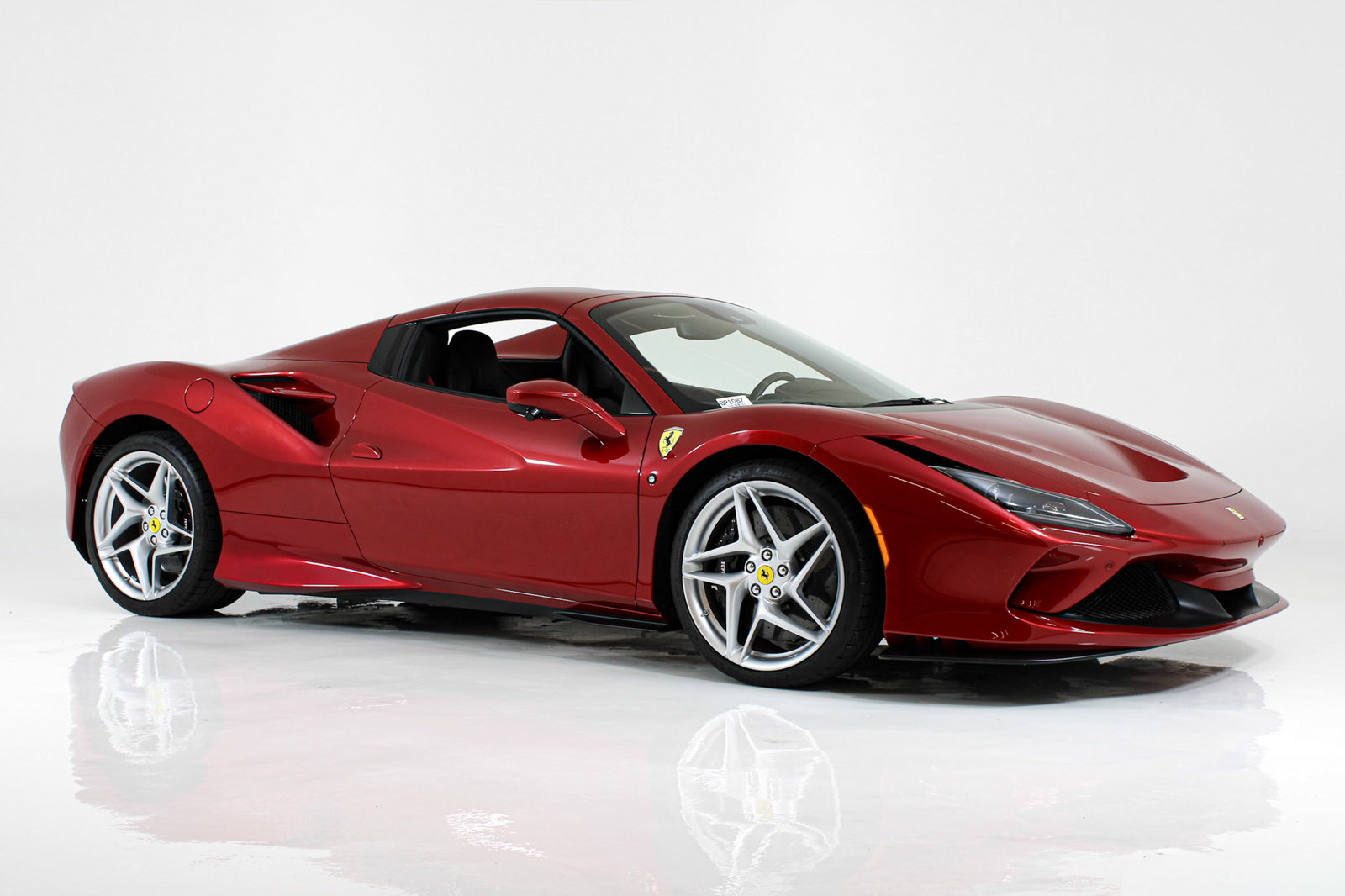 Certified 2023 Ferrari F8 Tributo RWD image 17
