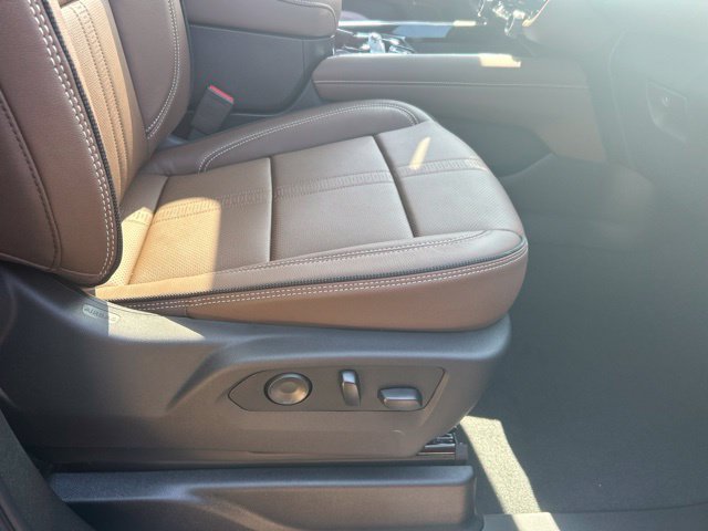 New 2026 Chevrolet Suburban High Country AWD/4WD image 23