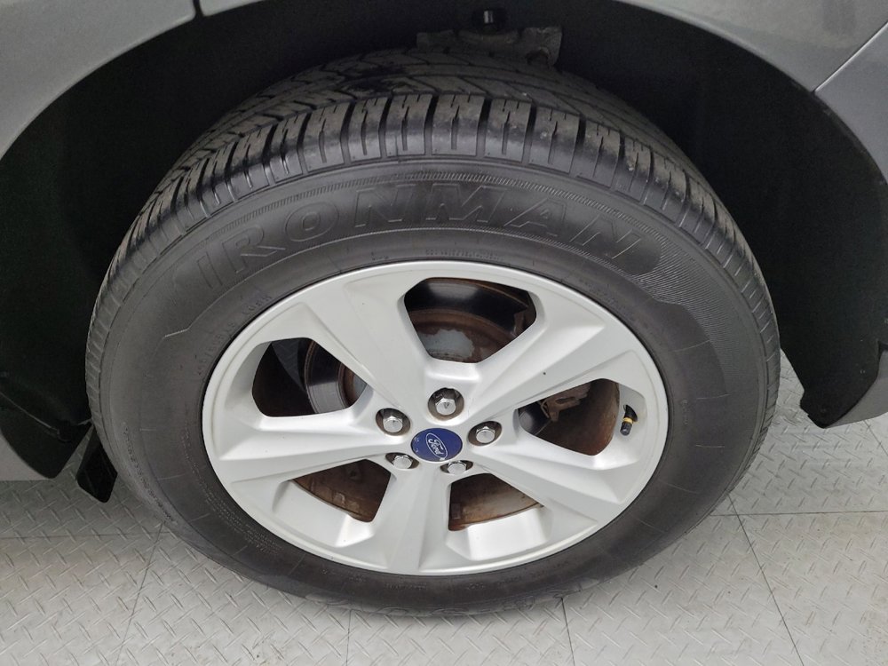 Used 2016 Ford Edge SE image 31