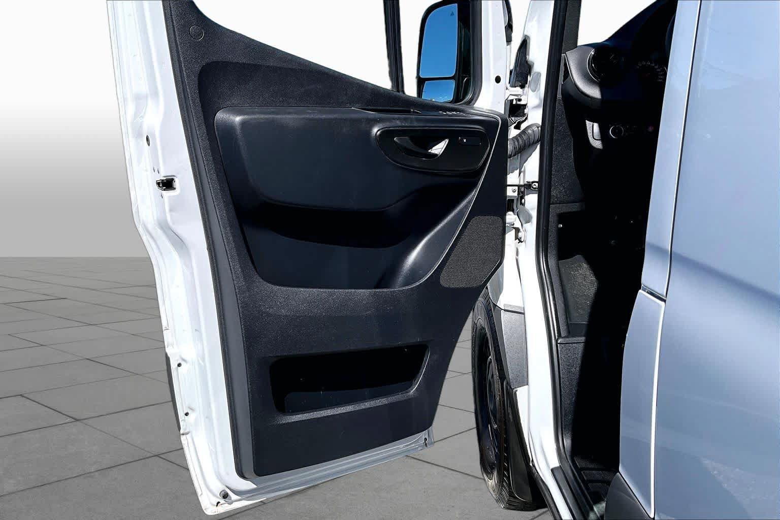 Used 2023 Mercedes-Benz Sprinter 2500 image 22