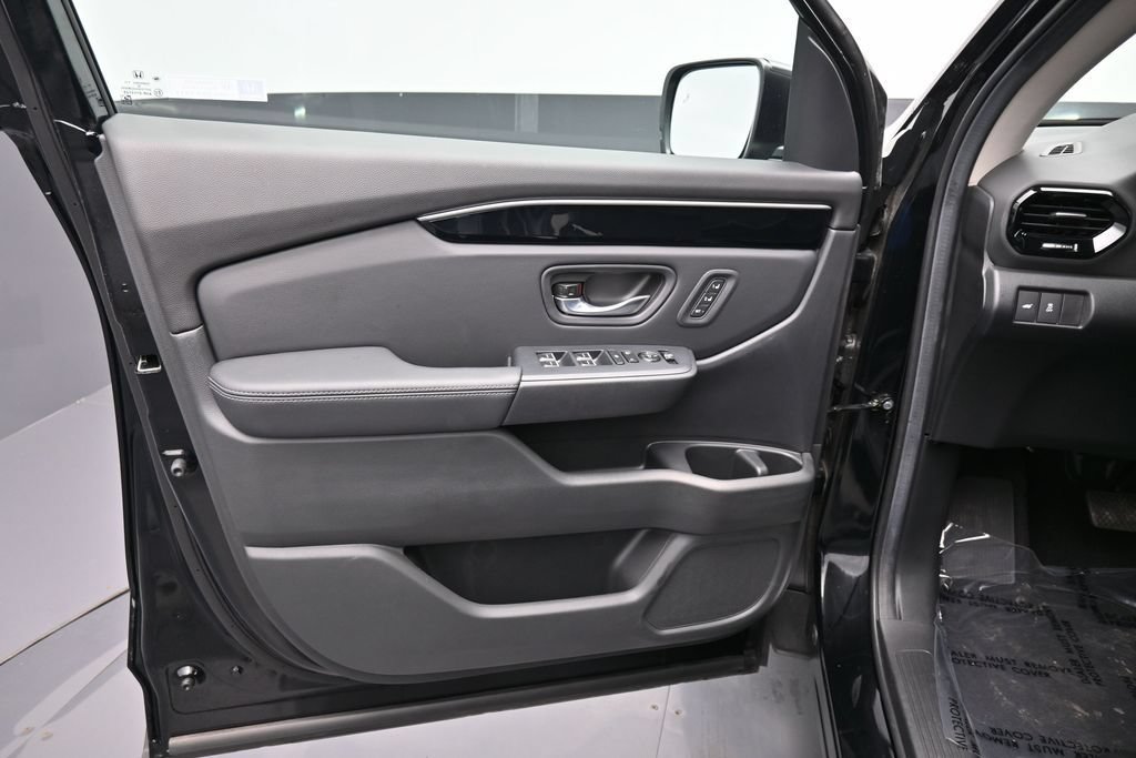 Certified 2025 Honda Pilot EX-L image 18