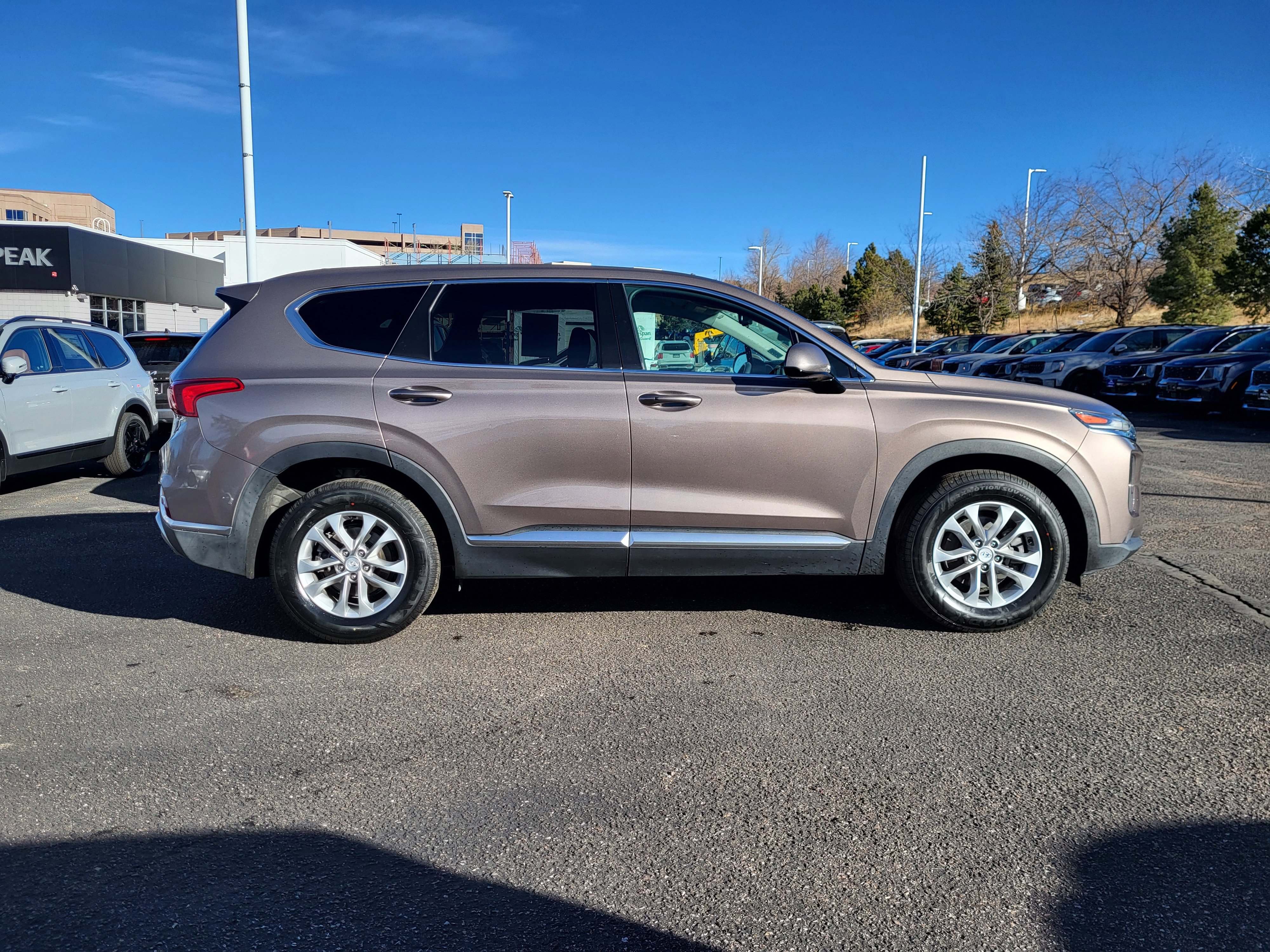 Used 2019 Hyundai Santa Fe SEL image 3