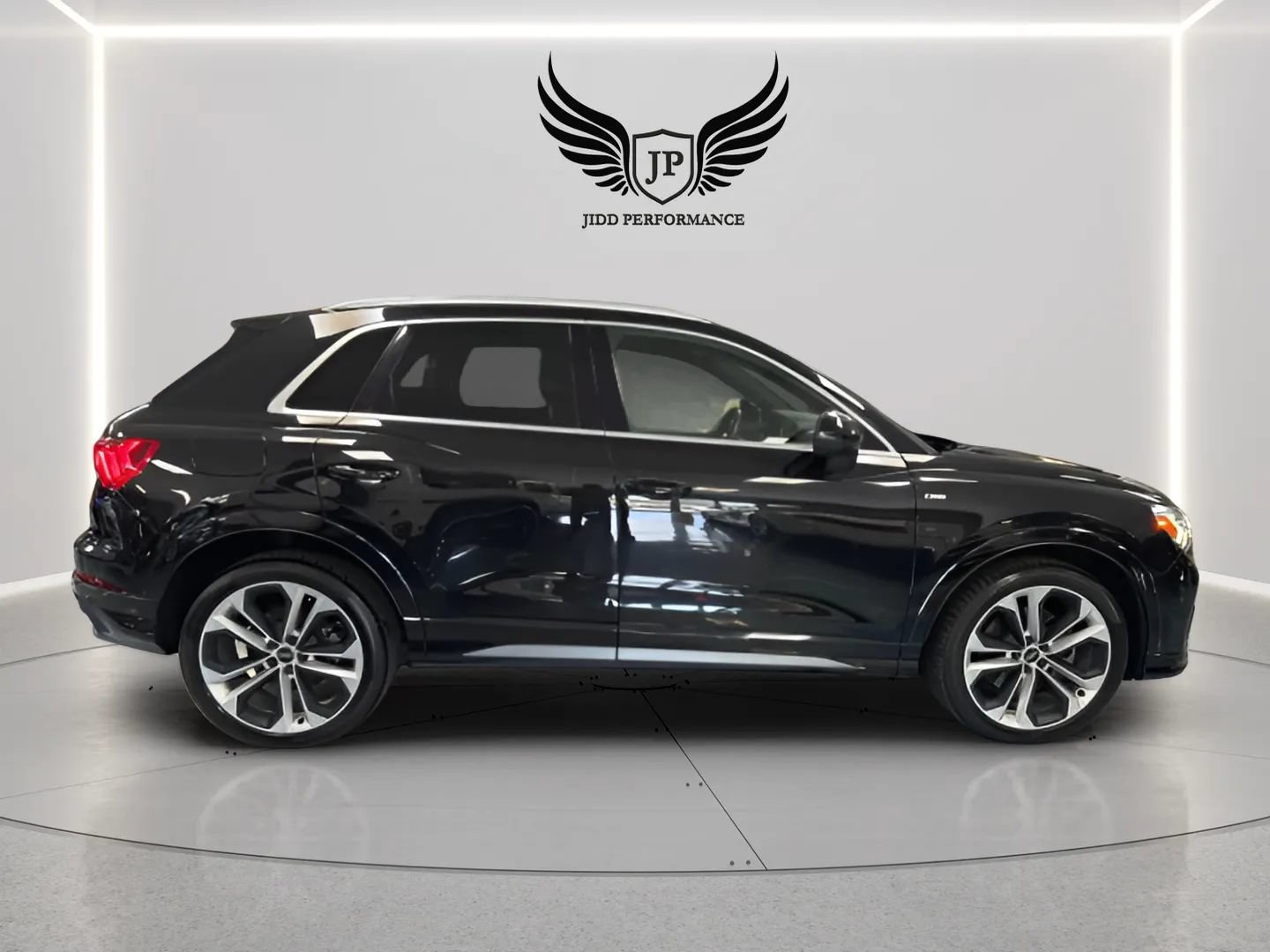 Used 2020 Audi Q3 2.0T Premium Plus w/ Premium Plus Package AWD/4WD image 8