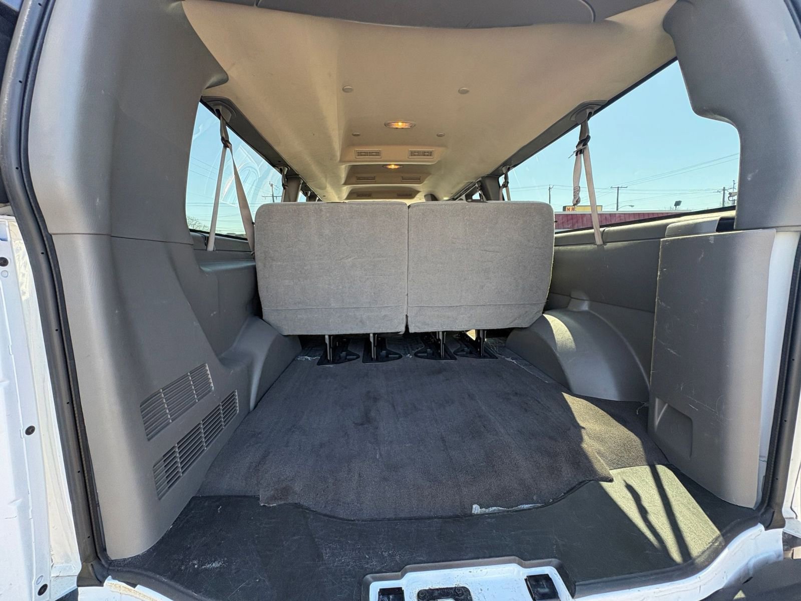 Used 2024 Chevrolet Express 3500 LT w/ LT Preferred Equipment Group image 30