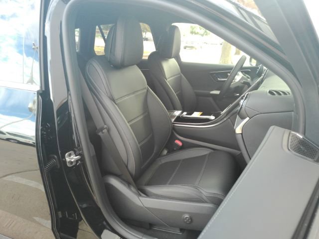 Used 2024 Mercedes-Benz GLC 300 image 23