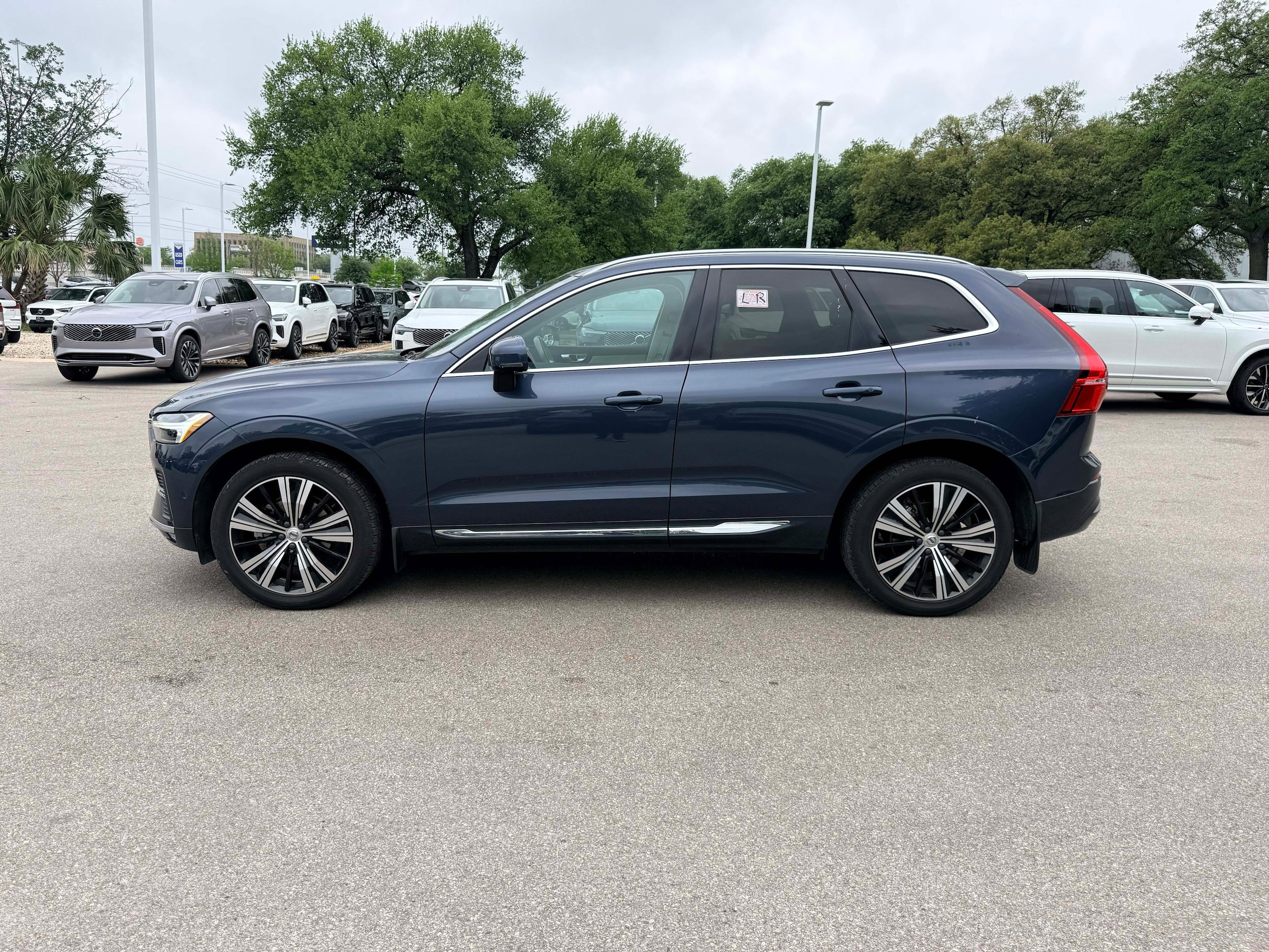 Certified 2023 Volvo XC60 B5 Plus w/ Climate Package FWD image 3
