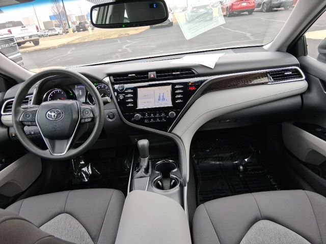 Used 2018 Toyota Camry L image 10