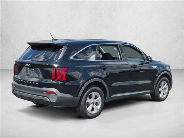 Used 2022 Kia Sorento LX FWD image 5