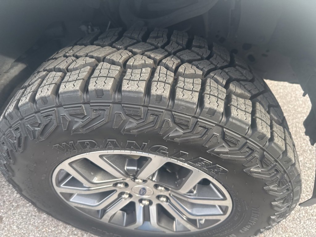 Used 2021 Ford F150 Lariat w/ Max Trailer Tow Package image 10