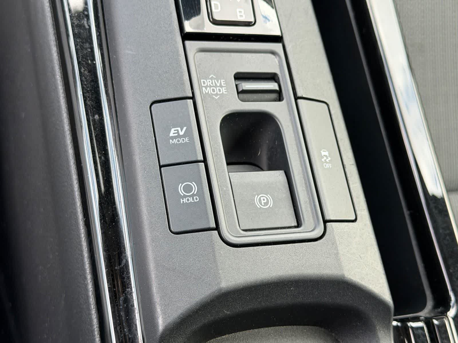 Used 2023 Toyota Prius LE FWD image 25