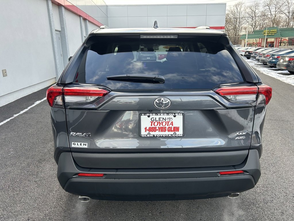 Used 2025 Toyota RAV4 XLE image 5