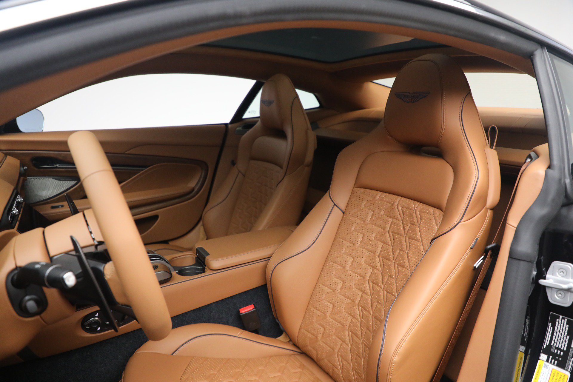New 2026 Aston Martin Vanquish RWD image 16