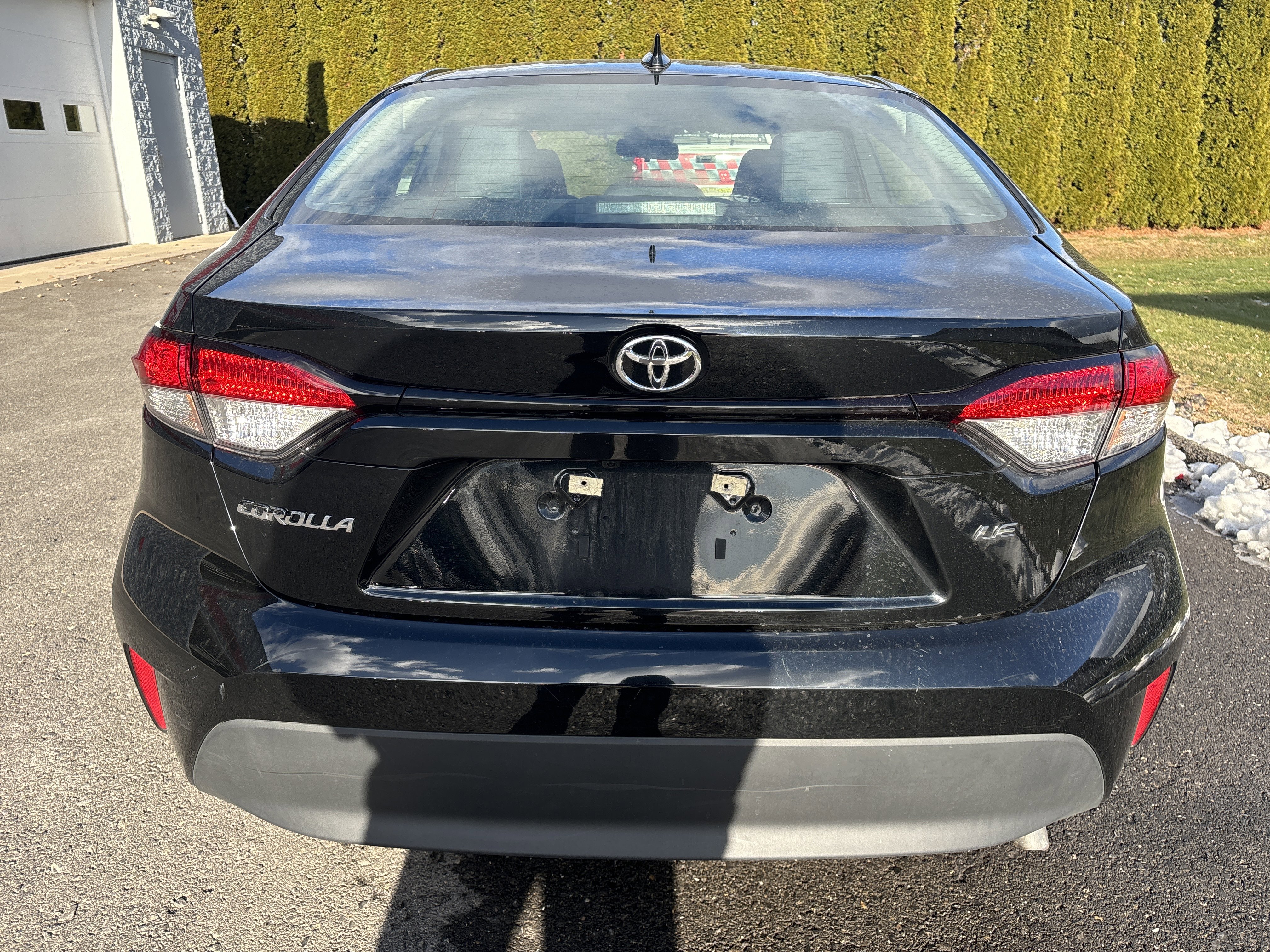 Used 2025 Toyota Corolla LE video 4