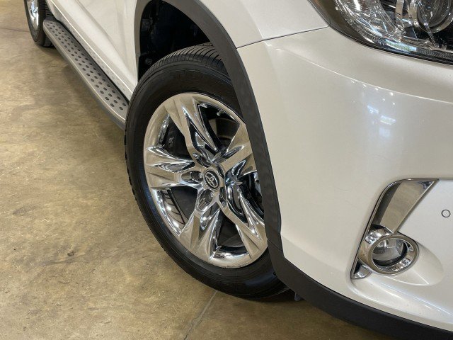 Used 2019 Toyota Highlander Limited Platinum AWD/4WD image 12