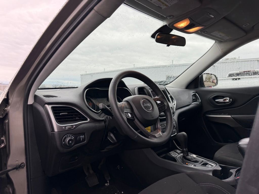 Used 2019 Jeep Cherokee Latitude w/ Popular Appearance Group image 11