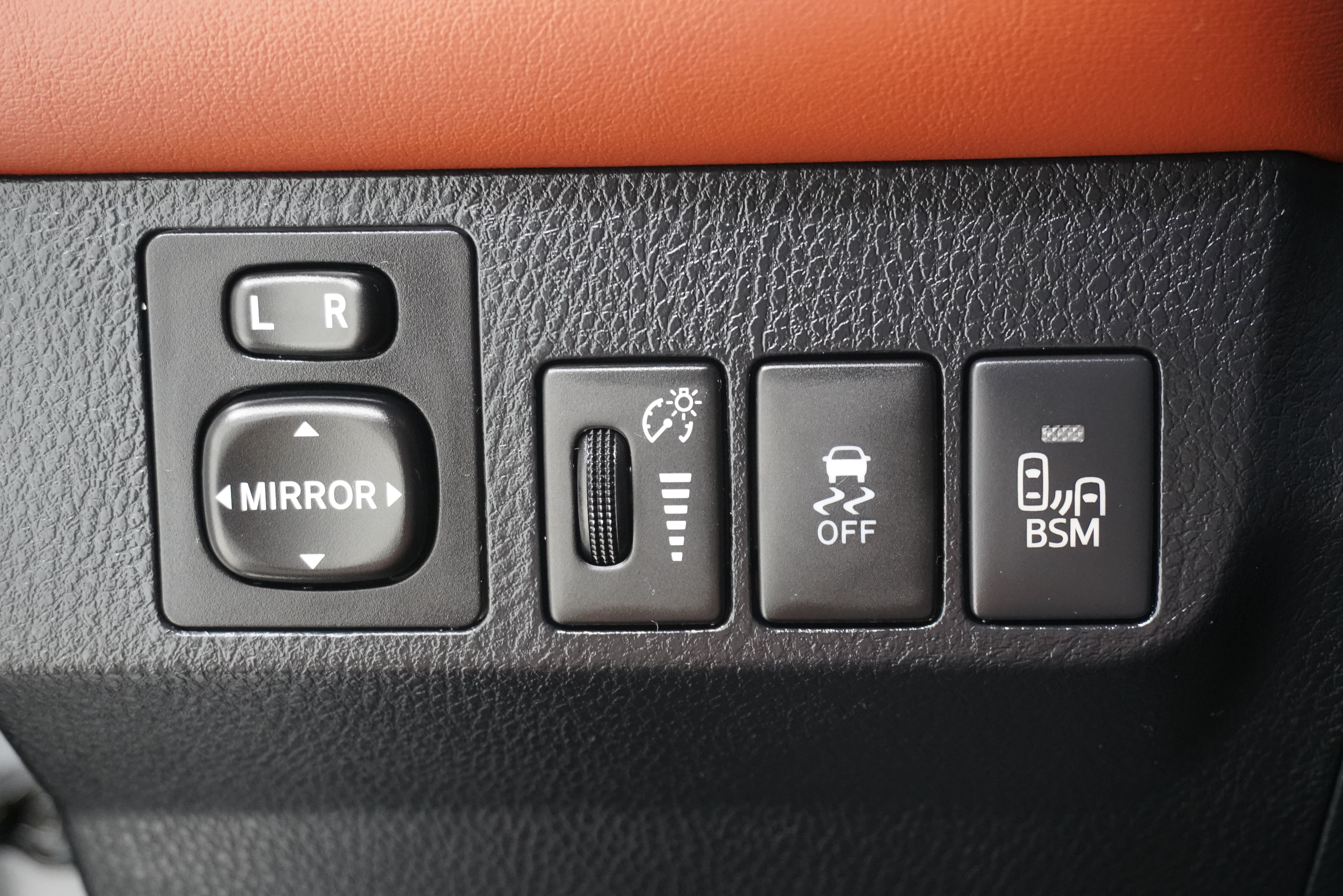 Used 2013 Toyota RAV4 Limited FWD image 26