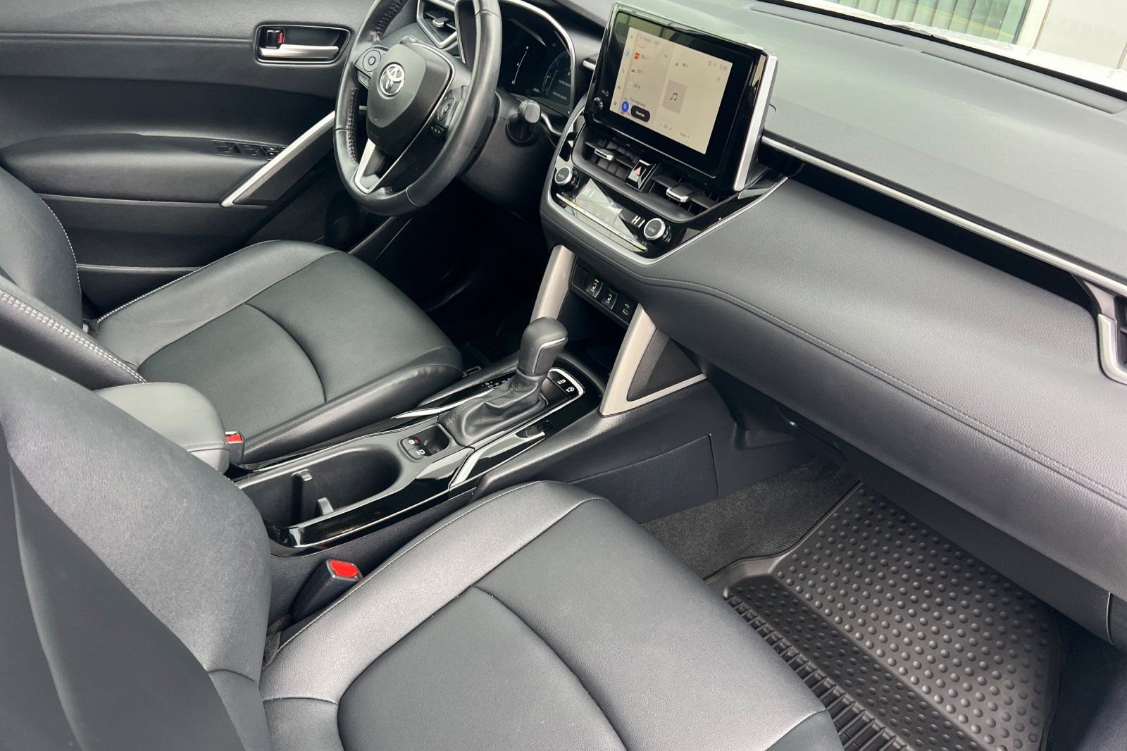 Certified 2023 Toyota Corolla Cross XLE w/ Convenience Package image 13