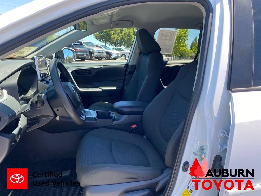 Certified 2024 Toyota RAV4 LE AWD/4WD image 30