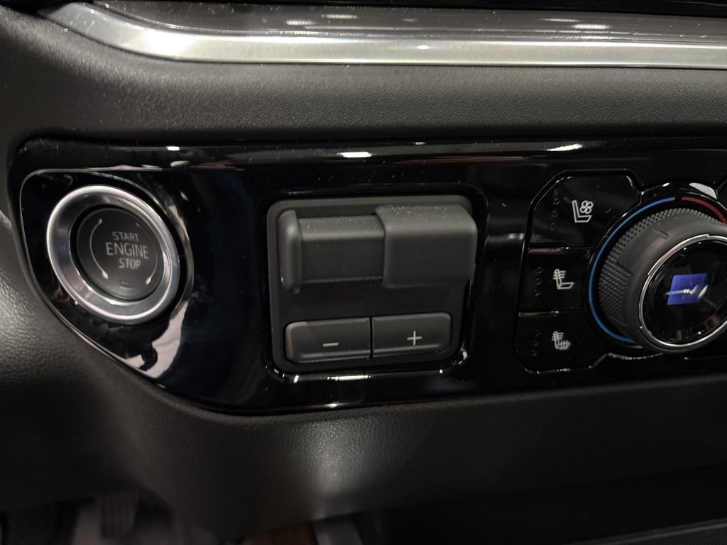 Used 2025 Chevrolet Silverado 1500 High Country w/ High Country Premium Package image 24