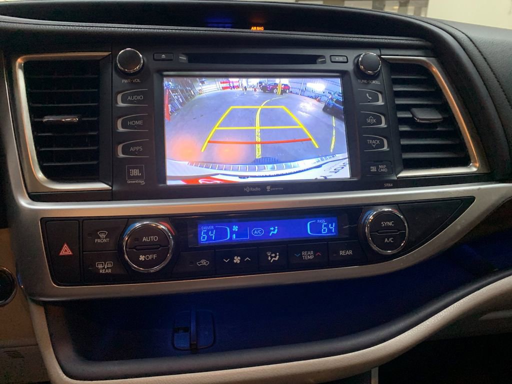 Used 2015 Toyota Highlander Limited Platinum image 25