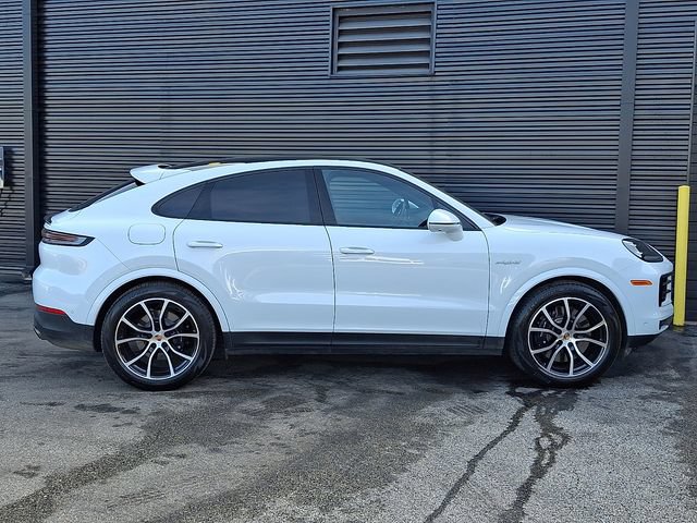 Certified 2026 Porsche Cayenne E-Hybrid Coupe AWD/4WD image 8