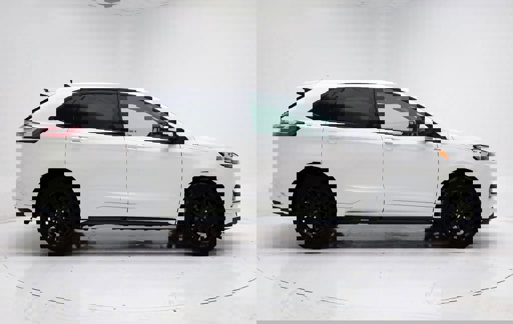 Used 2022 Ford Edge ST-Line image 3