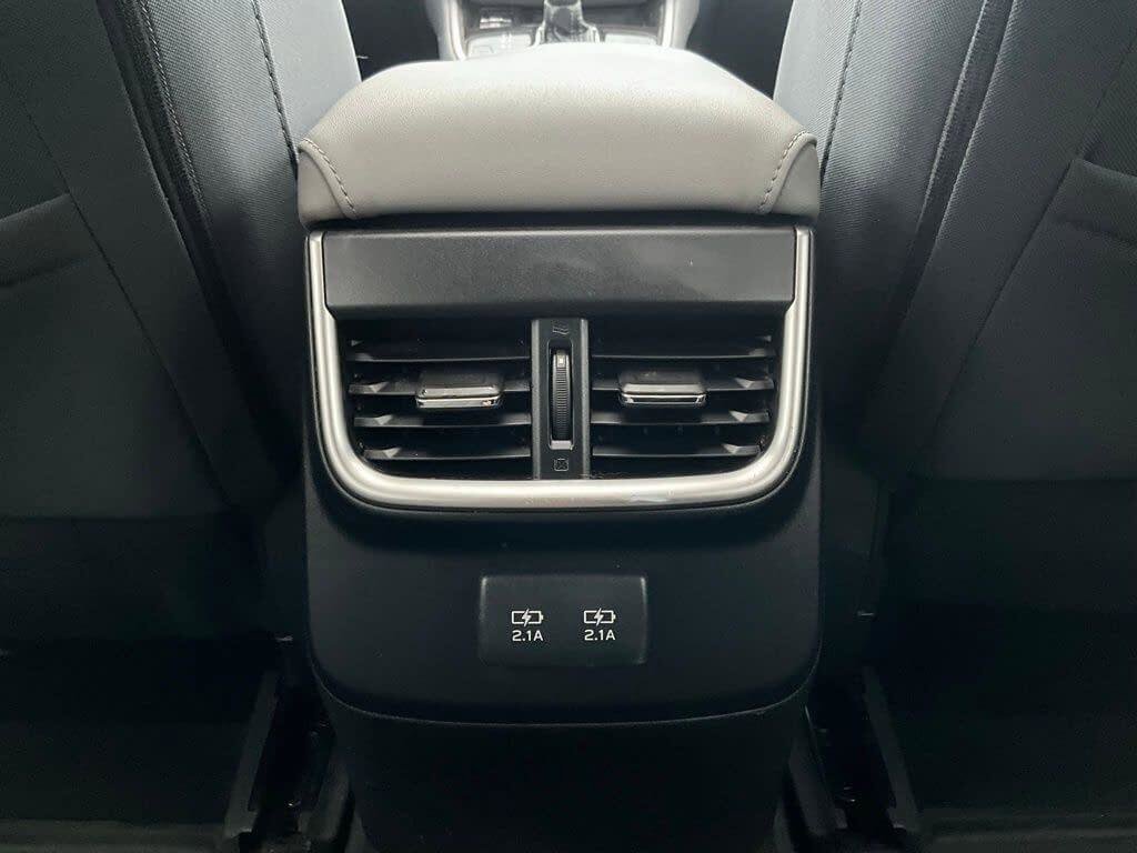 Used 2022 Subaru Outback Premium image 15