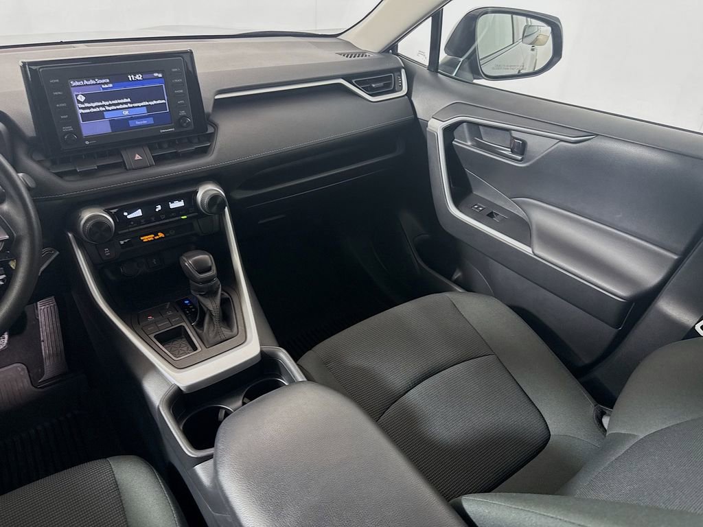 Certified 2021 Toyota RAV4 LE image 22