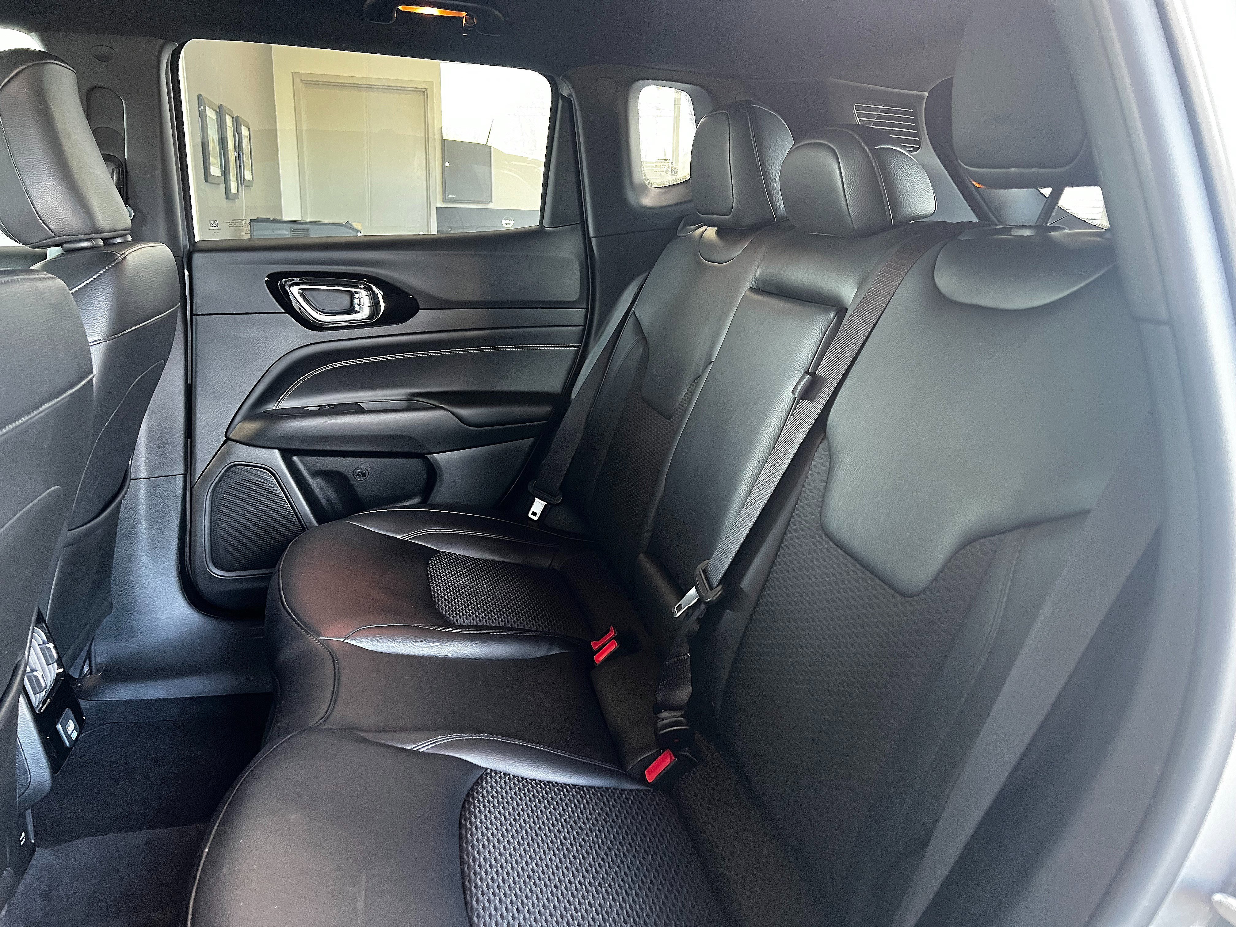 Used 2022 Jeep Compass Latitude image 23