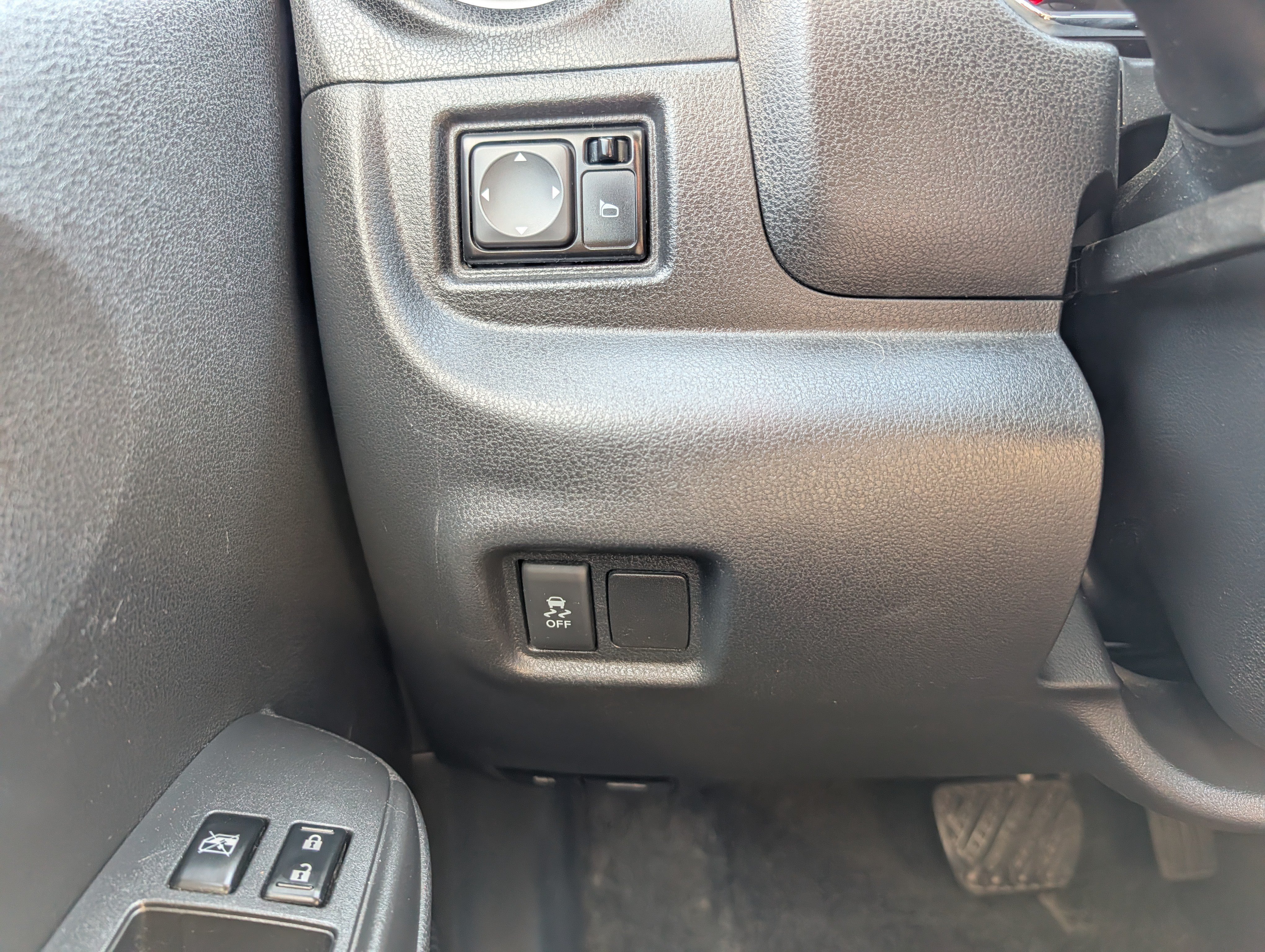 Used 2014 Nissan Versa Note SV w/ SL Package FWD image 26