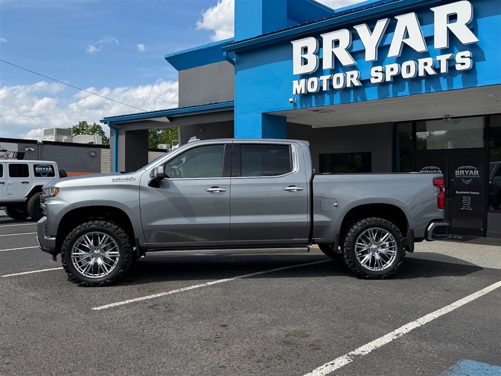Used 2019 Chevrolet Silverado 1500 High Country w/ Technology Package AWD/4WD image 2