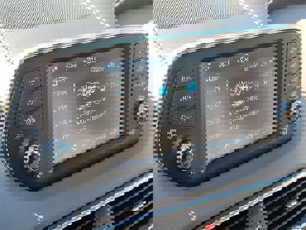 Used 2019 Hyundai Santa Fe Limited image 17