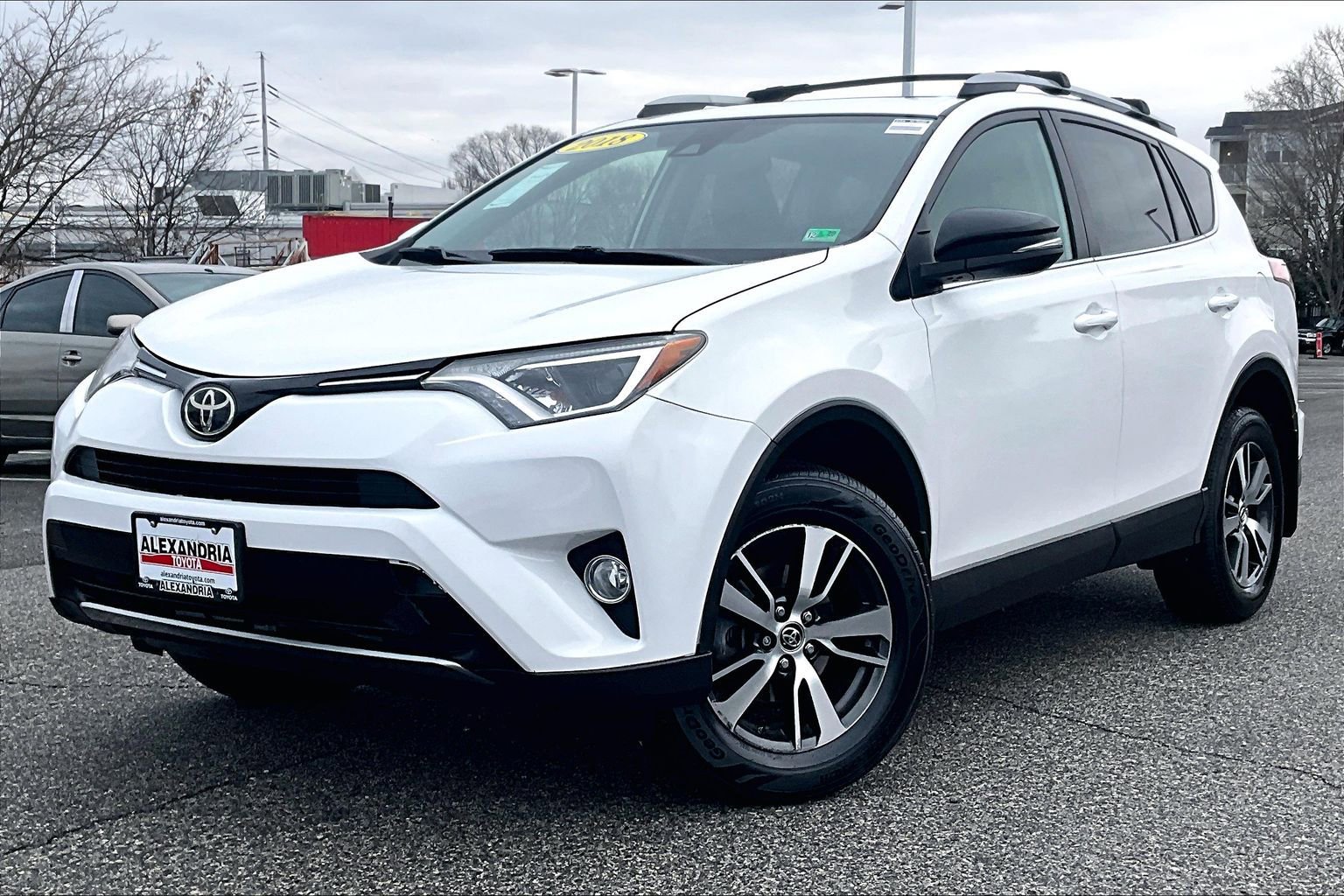 Used 2018 Toyota RAV4 XLE video 1