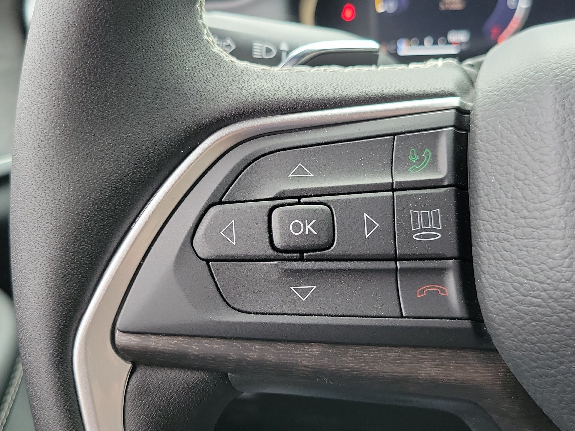 New 2026 Jeep Grand Cherokee Altitude AWD/4WD image 5