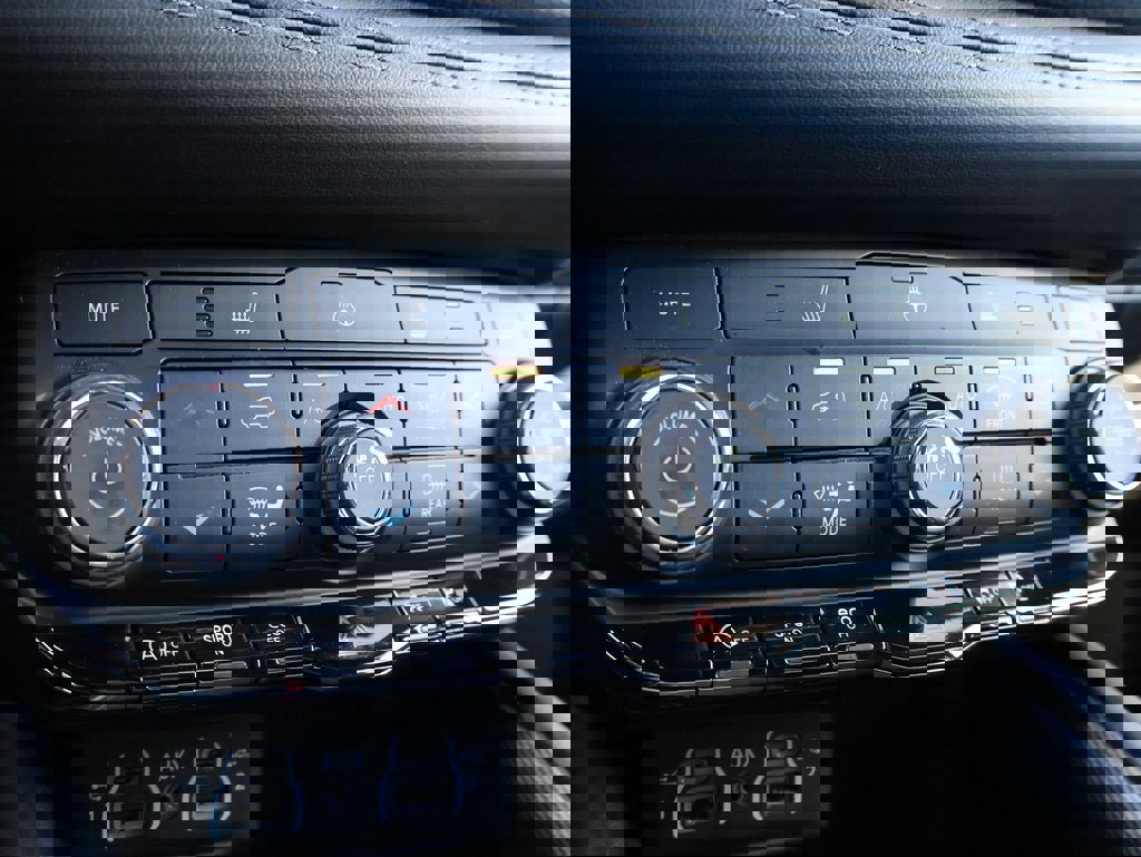 Used 2022 Dodge Durango GT image 39