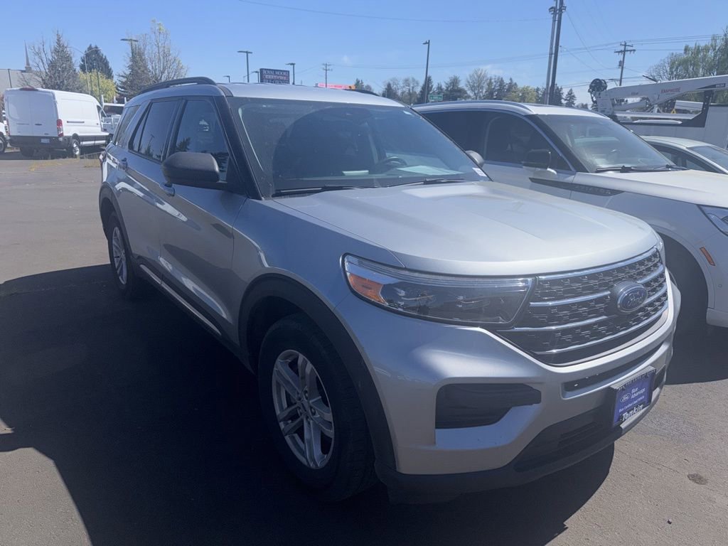 Used 2023 Ford Explorer XLT w/ Class IV Trailer Tow Package image 3