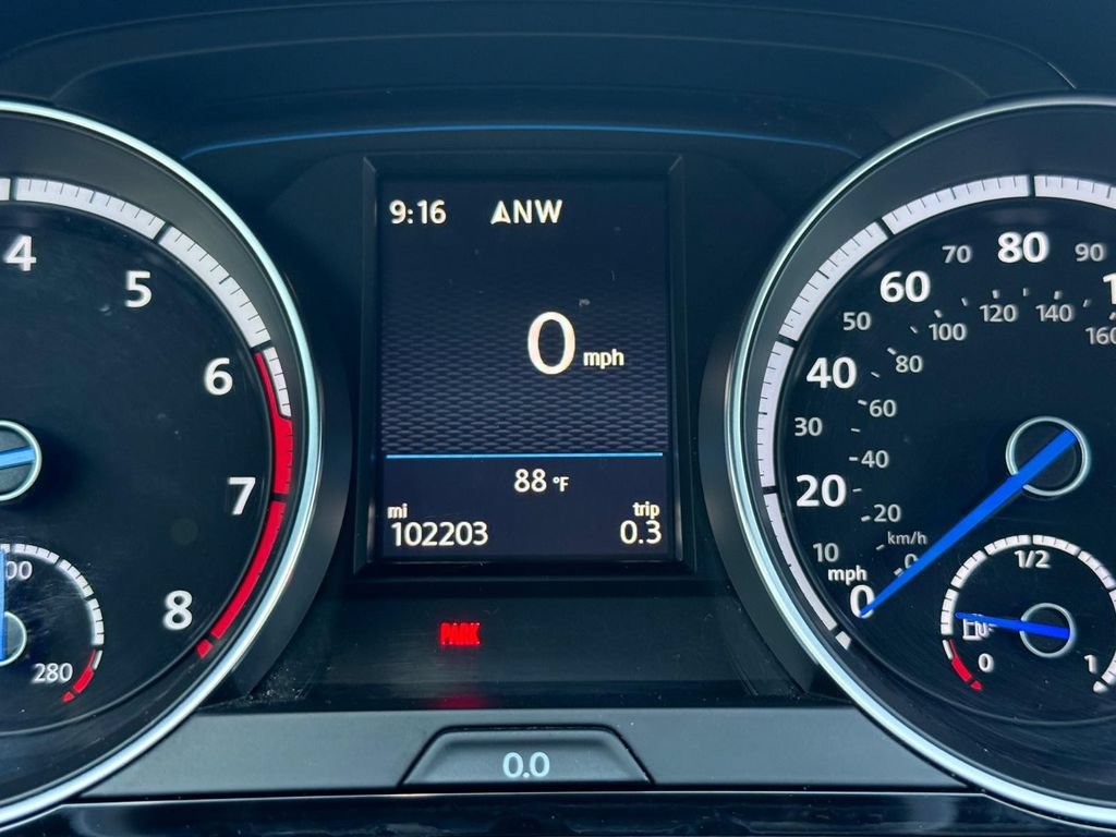 Used 2017 Volkswagen Golf R 4-Door AWD/4WD image 18