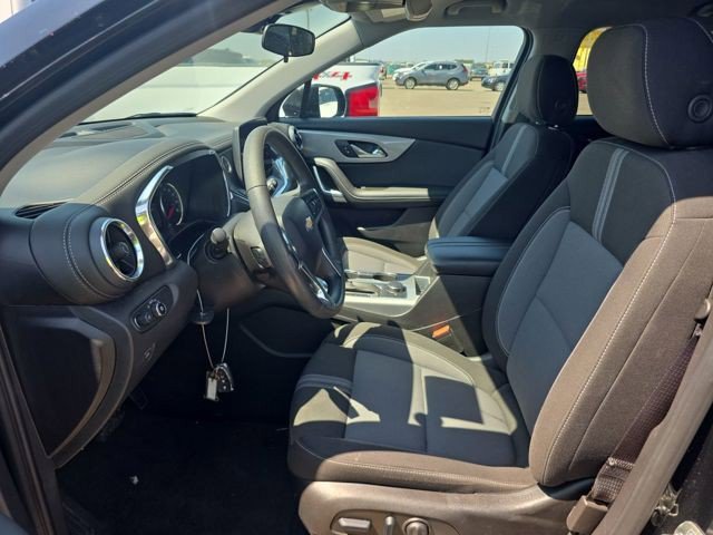 Used 2025 Chevrolet Blazer LT FWD image 6