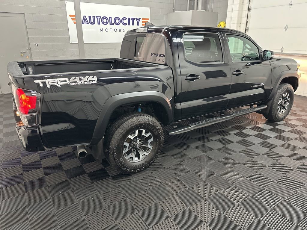 Used 2020 Toyota Tacoma TRD Off-Road w/ Technology Package image 10